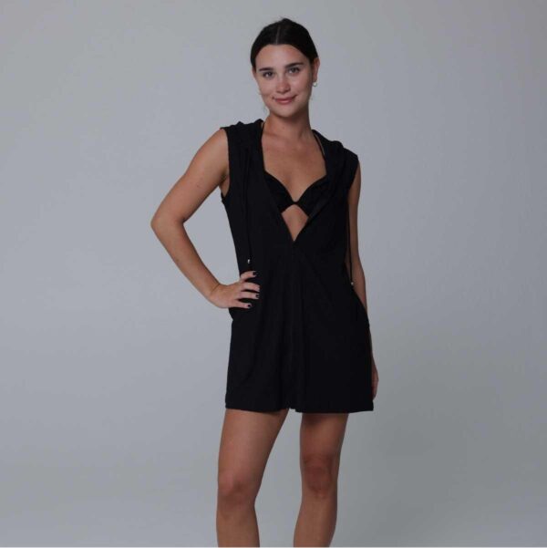 Vestido J.Valdi corto con capuchon Maldives negro