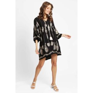 Vestido Jasmine corto tipo mariposa negro con bordado dorado