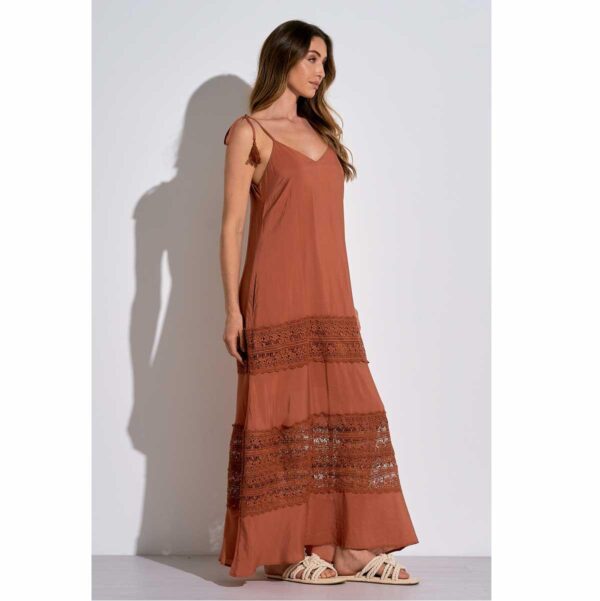 Vestido Elan largo con tirantes y encaje café - Imagen 3