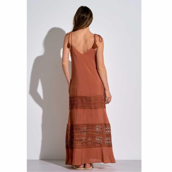 Vestido Elan largo con tirantes y encaje café - Imagen 4