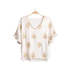 Blusa Jasmine manga corta tipo lino beige con figuras bordadas doradas